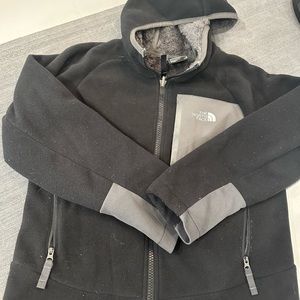 Boys north face jacket in great condition